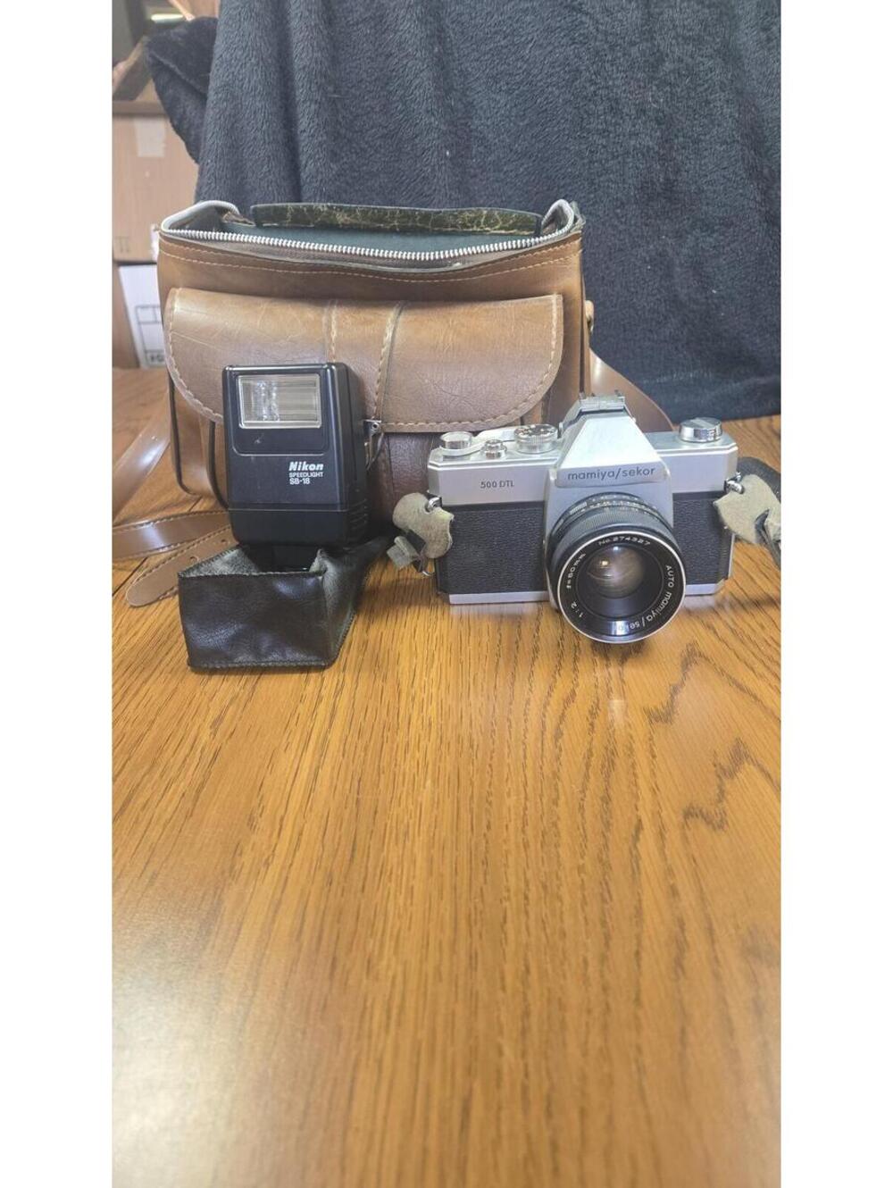 Mamiya/Sekor 500 DTL 35mm Film Camera with Nikon Speedlight SB-18 Flash and Case